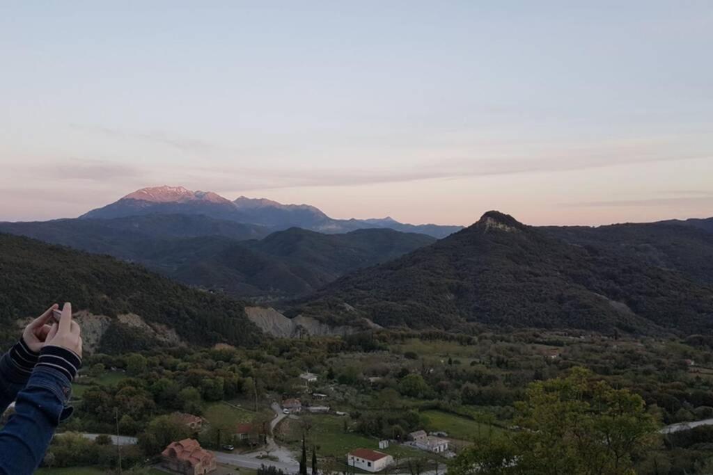 House With Big Garden And Barbeque In Nature Vourgareli Esterno foto