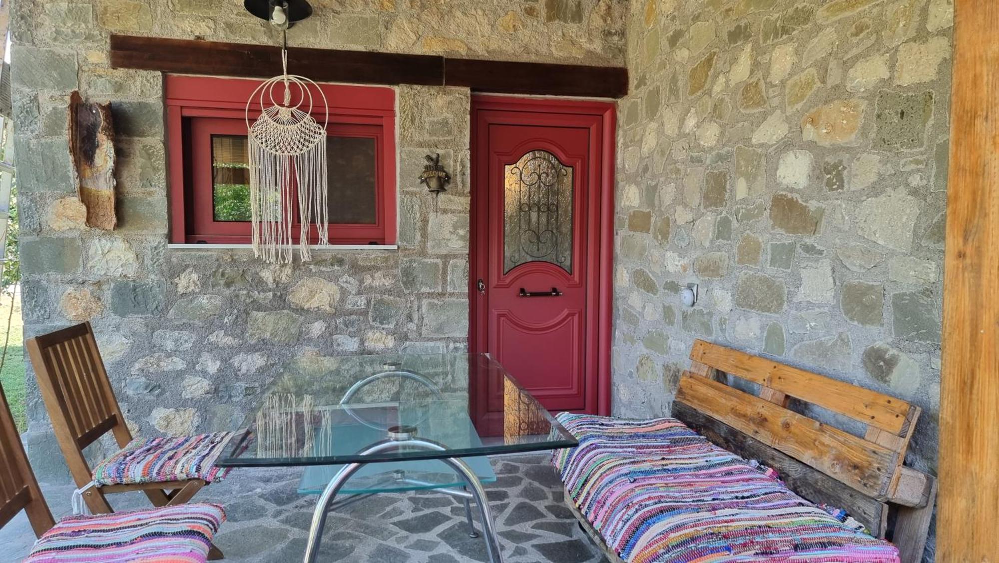 House With Big Garden And Barbeque In Nature Vourgareli Esterno foto