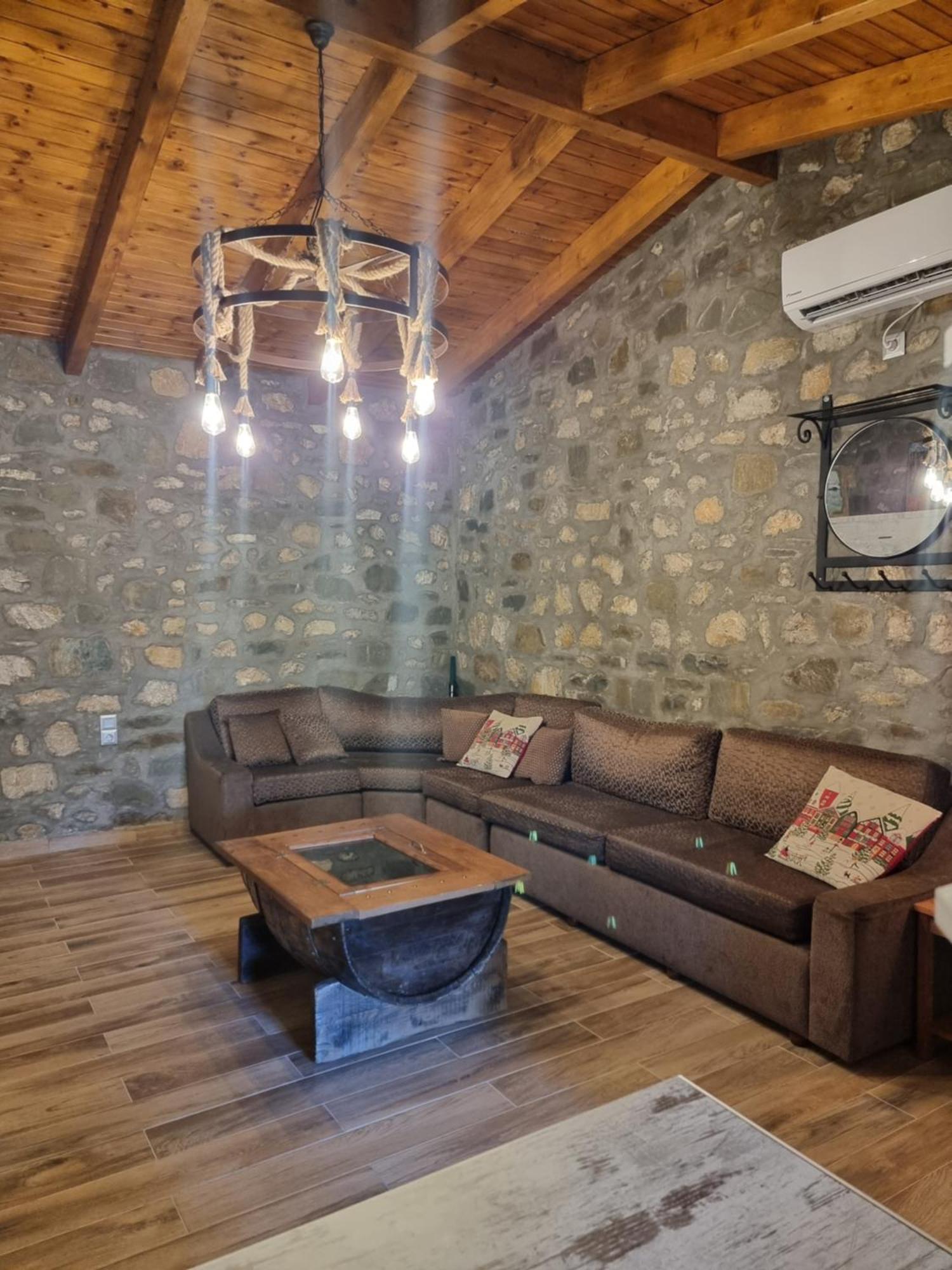 House With Big Garden And Barbeque In Nature Vourgareli Esterno foto