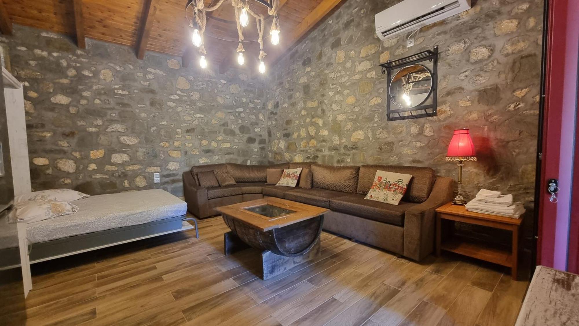 House With Big Garden And Barbeque In Nature Vourgareli Esterno foto