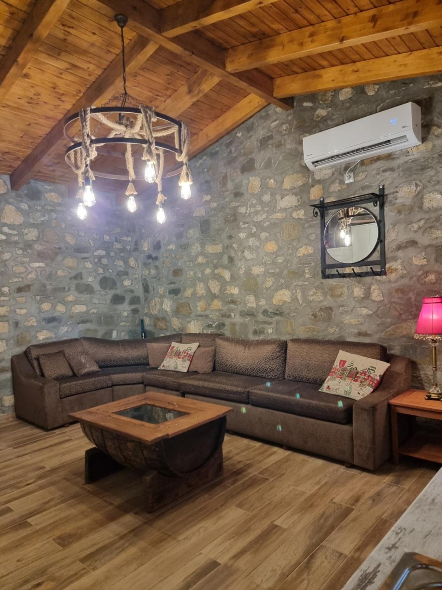 House With Big Garden And Barbeque In Nature Vourgareli Esterno foto